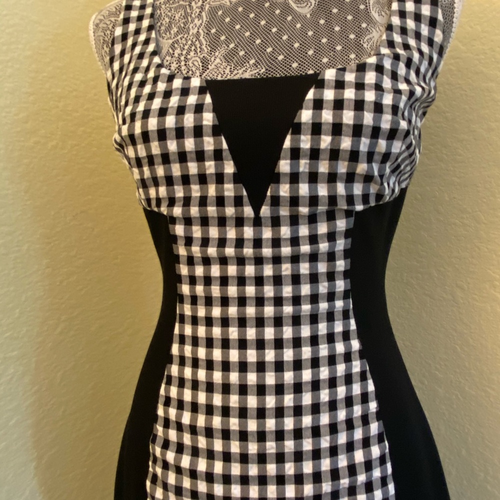 Versace blk & wht ck dress